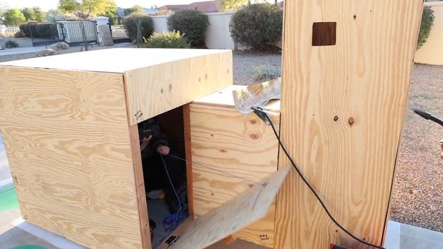 Best Survival Fort WOOD vs PVC vs LEGOS смотреть онлайн