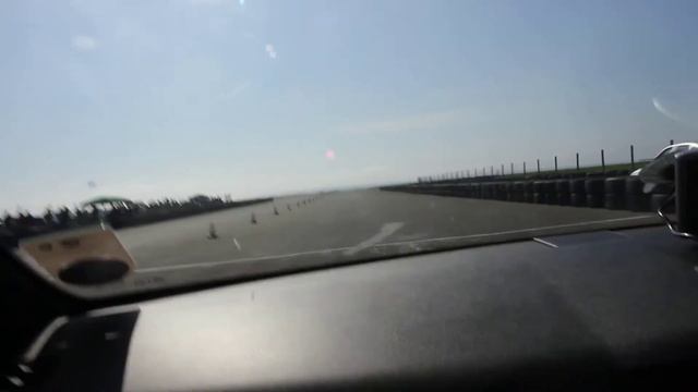 Astra VXR vs Peugeot 207 GTI at Crail Raceway смотреть онлайн