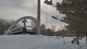 Памятник Юрию Гагарину в Караганде. Қарағанды