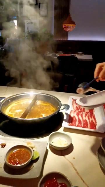 Куриные лапки 🐔 Внутренние органы 🤯 Осьминогов 🐙 подают в ресторане Вьетнама