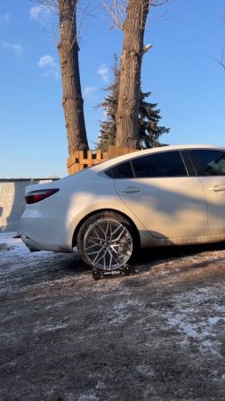 Mazda 6 на примерке дисков в 19-ом диаметре