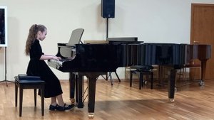 Ф.Лист Юношеский этюд op.1N2 ля минор
Исп. Кузнецова Варя 11 лет. г.Королев, преп. Михайлова Т.Ю.