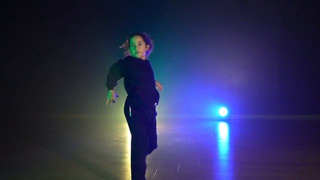 Chanel TOKE LARINE смотреть онлайн