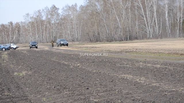 Под Омском фермеры в одиночку бьются с крупной компанией за пашню - видео