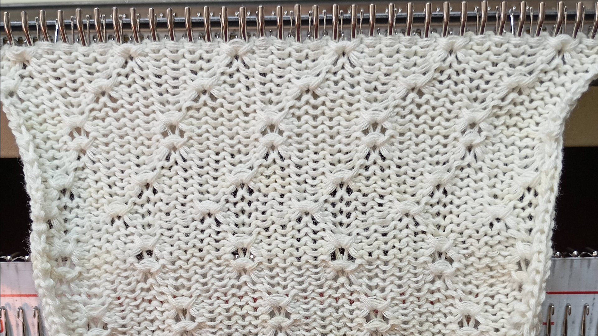 Как вязать прессовый рисунок на вязальной машине. смотреть онлайн