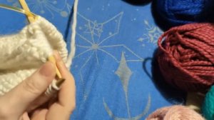 Теплая шапка из толстой пряжи  ЗИМА