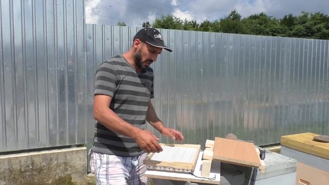 Стол для наващивания пчелиных рамок 21.07.2020 смотреть онлайн