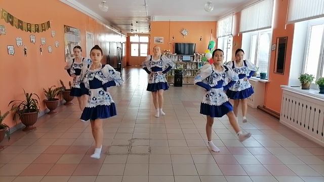 Танцевальная группа 