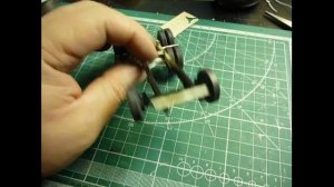 Камаз 54115 из бумаги, ставим раму на колёса