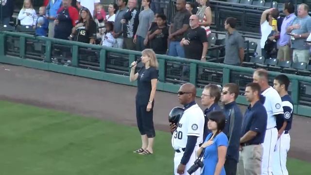 Greta Nehrenberg Sings at the Rainiers смотреть онлайн
