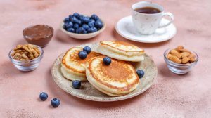 Пышные оладьи на кефире без яиц: простой и быстрый рецепт!
