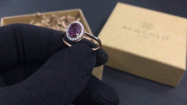 !Кольцо 095497 из красного золота 585 пробы с александритом ГТ и фианитами смотреть онлайн