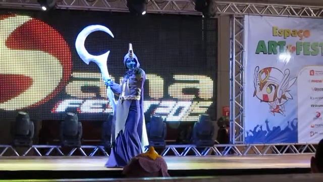 SANAFEST 2015 - Desfile Cosplay - Soraka ( The Starchild) de League of Legends смотреть онлайн