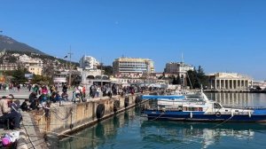 Ялта. Рыбный сезон открыт! Море чистое!Рыбаки. Кефаль. Набережная. 08.03.2025. Крым. Crimea. Yalta