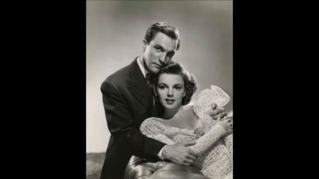 Gene Kelly love and kissing compilation смотреть онлайн