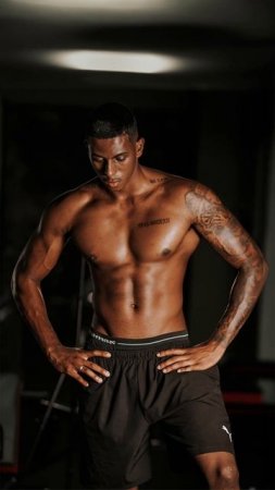 Gym photoshoot #shorts #photography #gym #bodybuilding #85mm #fitness
