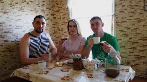 КУПИЛ 2 ДОМА В ДЕРЕВНЕ | УГОЩАЮ ДРУЗЕЙ ДЕРЕВЕНСКИМ ДЕЛИКАТЕСОМ | ЗАЛАТАЛ КРЫШУ НА ДОМЕ