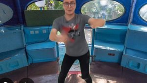 СмОтРиТе ЛеТаЮЩаЯ тАрЕлЬкА