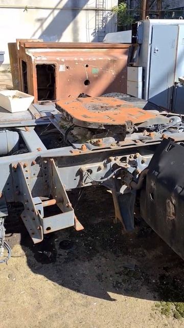 Abandoned Mercedes Benz 1838 SK Truck #Shorts смотреть онлайн