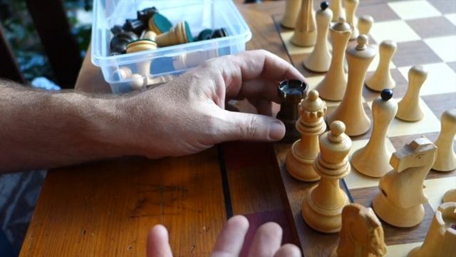 Dubrovnik 70's Club Chess Set смотреть онлайн