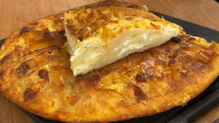 Пирог с начинкой «Бёрек»...🍽🧀😋    Рецепт в описании ✍️