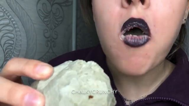 Wet chalk eating (chalkycrunchy) смотреть онлайн