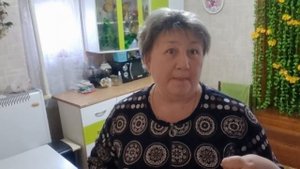 В подвал за заготовками.Готовлю горячие бутерброды