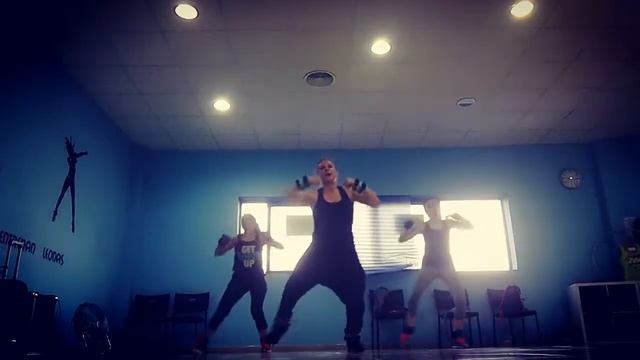 Zumba -sigueme y te sigo- Goup fitness ESPARTINAS