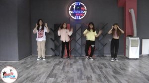 Shakira - Waka Waka easy kid dance / zumba choreography