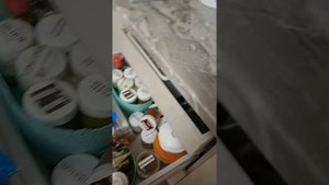 Вытяжитель (поводок) для внутреннего ящика из ЛДСП. Проблема решена. Цена вопроса 350 рублей.