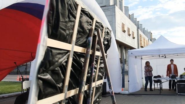 Татьяна Стрельбицкая и Арсен Мукенди. Арт-перфоманс "Увидеть музыку"