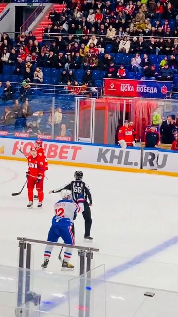 Хоккей | Арбитр показывает проброс в матче СКА - ЦСКА в КХЛ #hockey #khl #кхл смотреть онлайн