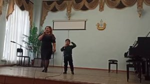 Аргишти Армавирский(возраст5лет)и Татев Погосовна. "Вперëд, Россия! "