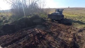 Бульдозер ХТЗ Т-74 в работе. Bulldozer XTZ T-74 at work.