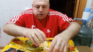 Мукбанг. Отбивные, яичница, квашенная капуста, оладьи с сиропом и н. Просто беседу беседую.