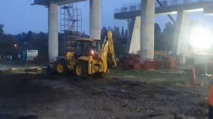 Экскаватор-погрузчик LOVOL FLB468 в работе - СпецтехникаТула, +7 (920) 765-90-90