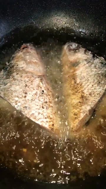 Giant Fish Head Fry ASMR #short #viral #trending #satisfying #crispy #crunchy смотреть онлайн