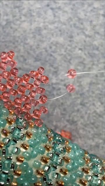 Морской дракон из бисера 🐉🌊 #бисероплетение #амигурумиизбисера #бисер #рекомендации #рек  #shorts смотреть онлайн