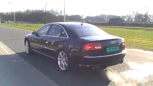 Audi S8 acceleration great sound! смотреть онлайн