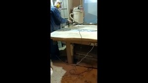 Огромный дубовый стол с эпоксидной рекой. Изготовление, продажа мебели из слэбов натурального дерева