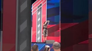 «Верные друзья» Т. Муцураева на Красной площади! // Алиса Супронова