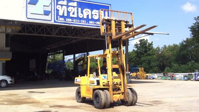 7-ton forklift Komatsu FD70-5.MOV смотреть онлайн