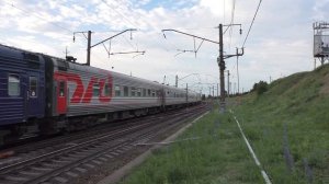 ЭП1-089 с поездом №180 Санкт-Петербург - Евпатория
