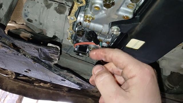 Honda FIT GK3 L13B Полная замена масла и фильтров в вариаторе смотреть онлайн