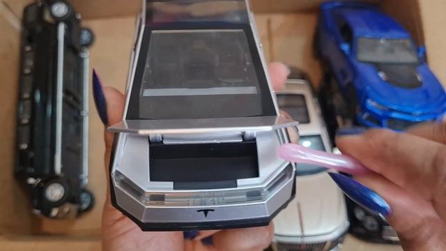 Box Full of bigger Size Model Cars/Lexus,Camaro,Acura,Mercedes,Tesla,Buggati,Bentley,Limousine