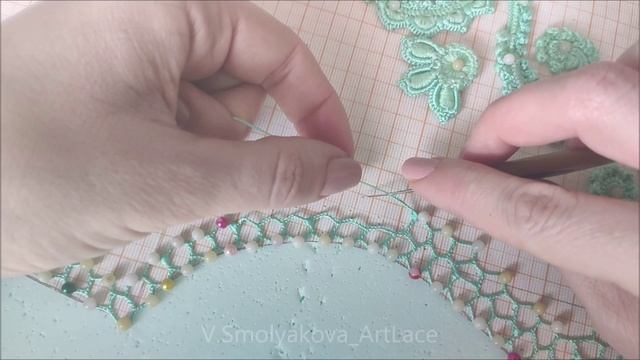 Формирование нерегулярности сеточки при вязании по ряду из одинаковых ячеек смотреть онлайн