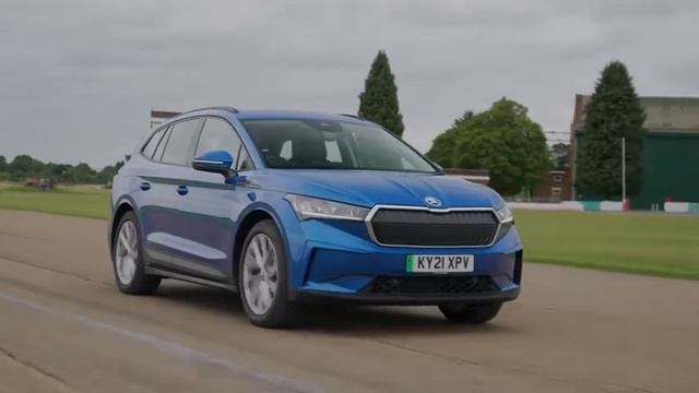 What Car Best Electric Large SUV -ŠKODA ENYAQ iV смотреть онлайн