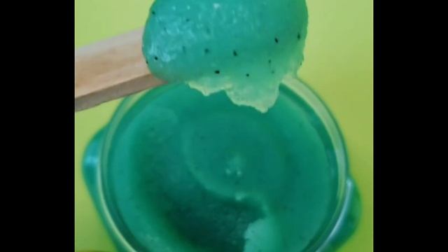Tree Hut Shea Sugar Scrub Tropical Mango 18oz Ultra Hydrating and Exfoliating Scrub.