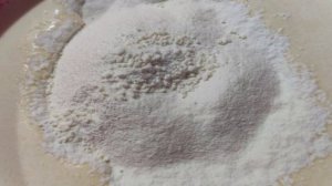 Простой пирог с посыпкой