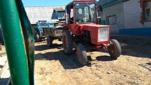 Трактор Т-25 тянет МТЗ 80